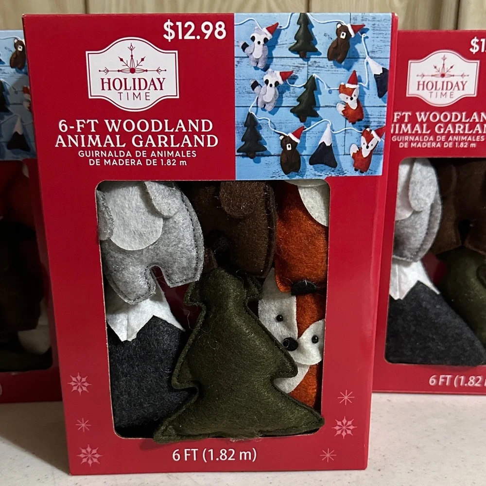 Holiday Time Festive Animal Garland with Green and Brown Set of 4 NIB